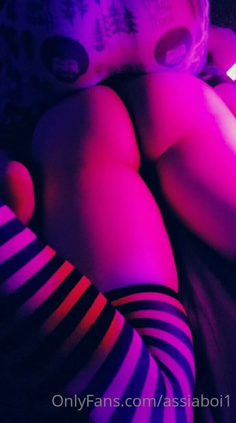 assiaboi1 xxx star photos