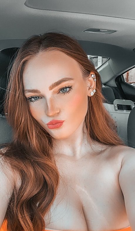 lindsaylohann model nudes img