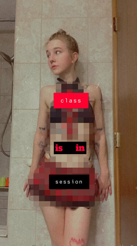 emnile1 nude actress pic