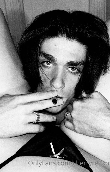 cherryredxo star sexy pic