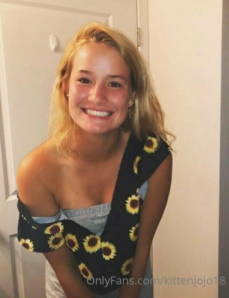 Kittenjojo18 pornstar nude images