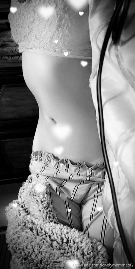 lonelymommaof2 pornographic actress pictures