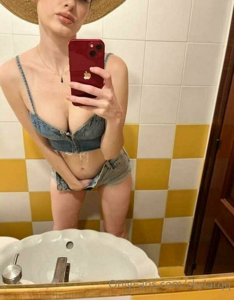 skylarqq pretty star pics