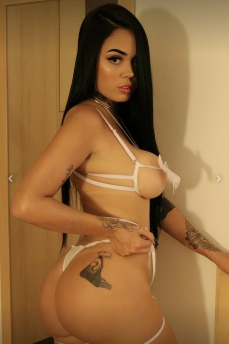 Karina Laino model galleries