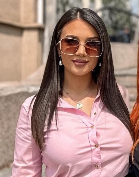 Emina Jahi high quality actress pics