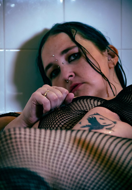 RainIsWet pretty model images