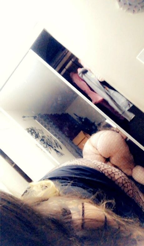 RainIsWet hd actress pictures