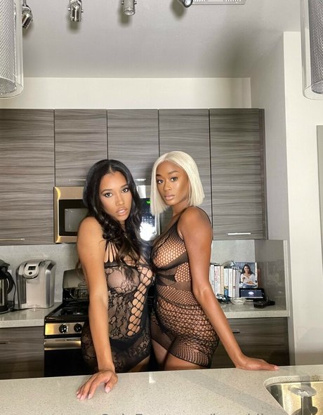 fansly onlyfans hot naked images