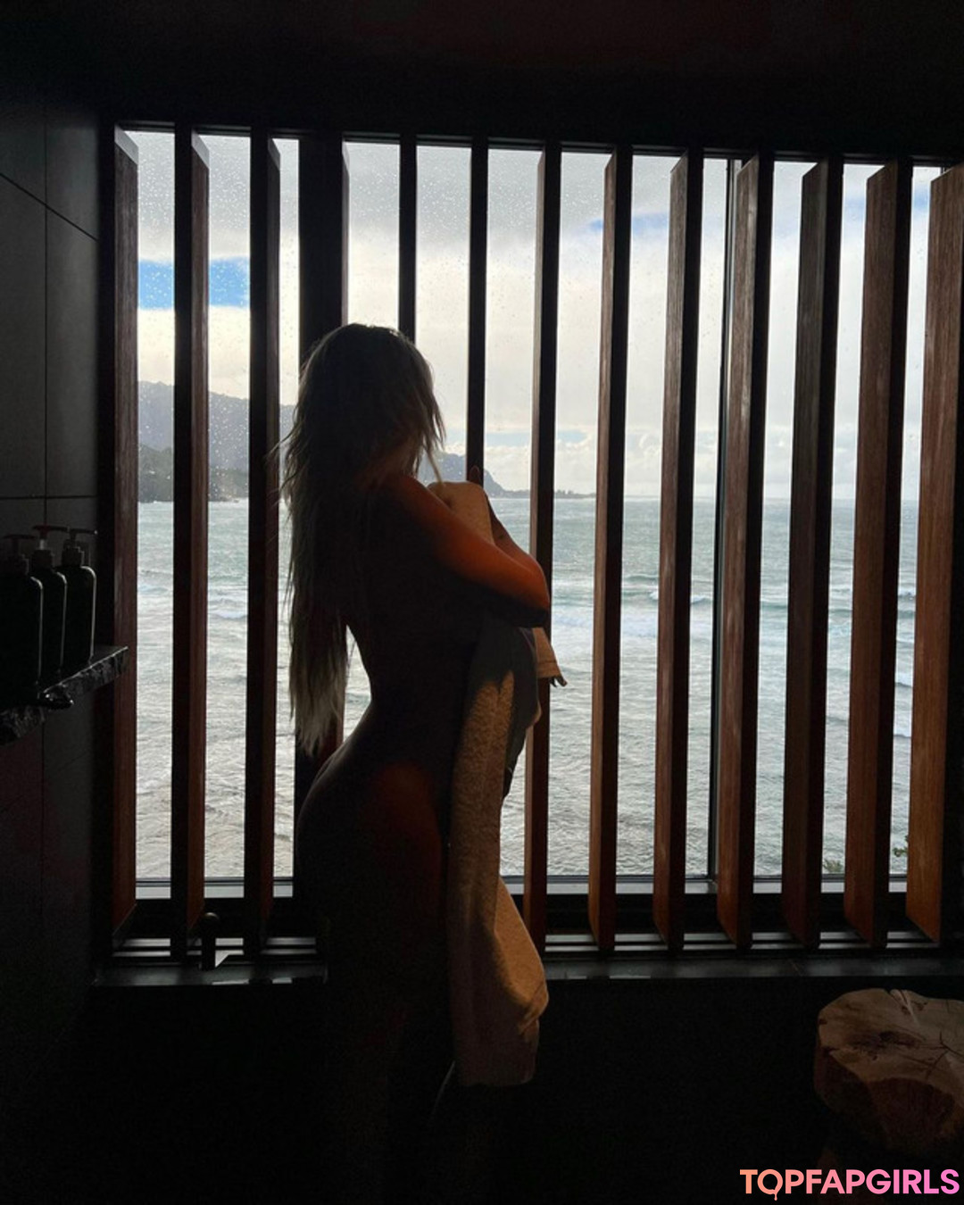 Tana Mongeau pornstar high quality images