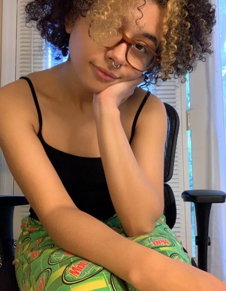 blonde babe onlyfans beautiful image