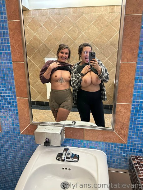 xoxo t hot model galleries