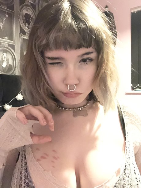 Tinyfawnn xxx pornstar image