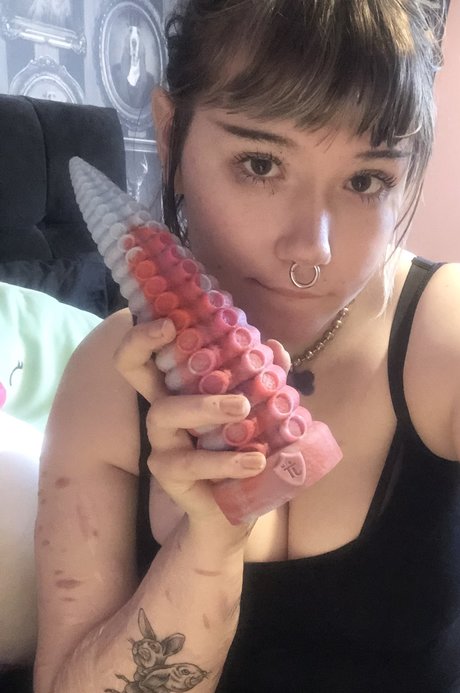 Tinyfawnn pornstar top pic