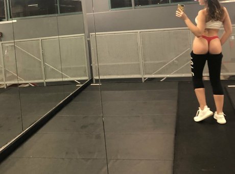 Blair Williams hot actress image