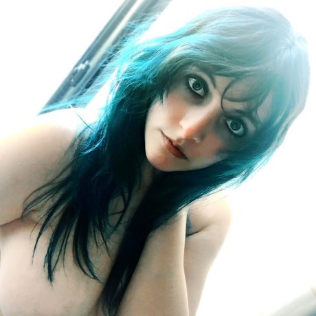 blonde babe onlyfans hot image