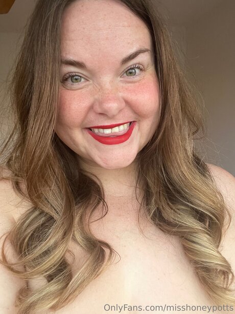 Miss HoneyPotts pornographic model img