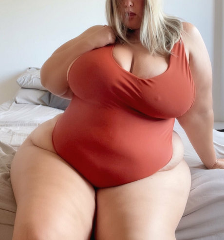 Miss HoneyPotts star porn img