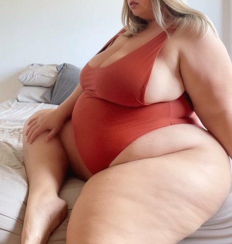 young amateur onlyfans beautiful image