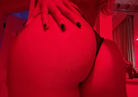 Lyssiu star sexy galleries