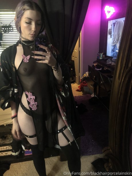 Dallee pornographic model gallery