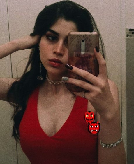 Peusche model art images