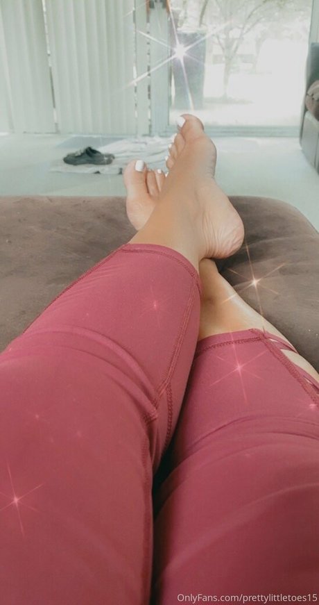 SweetLikeCandy model pornographic pictures