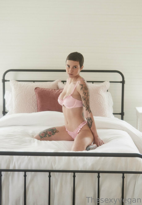 Thesexyvegan model gallery