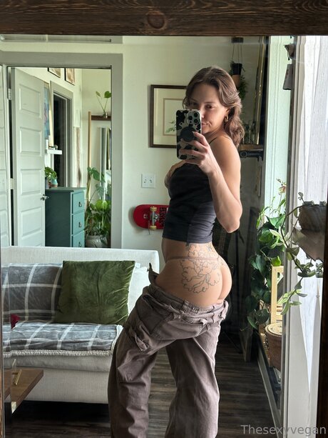 Thesexyvegan perfect model photo