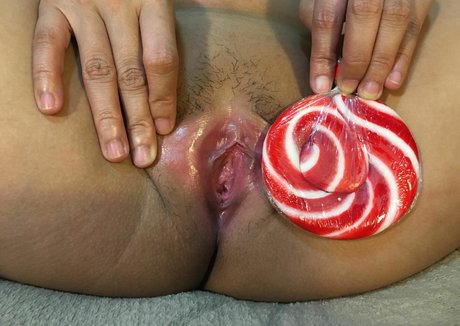 TinyAsianDoll18 exclusive actress pic