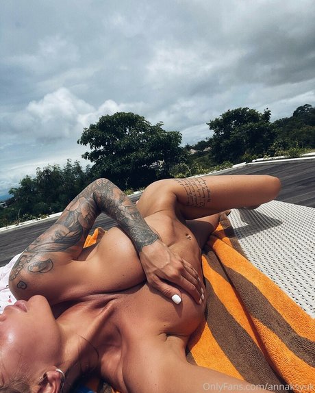 Anna Aksyuk star nude images