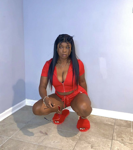 thick trixxx star hd image