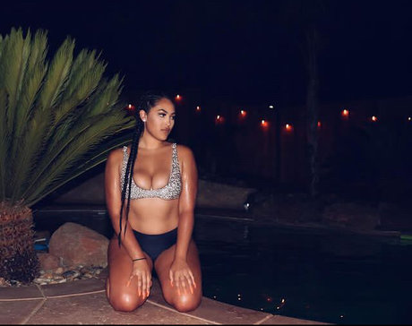 Kaitlyn OConor erotic model photo