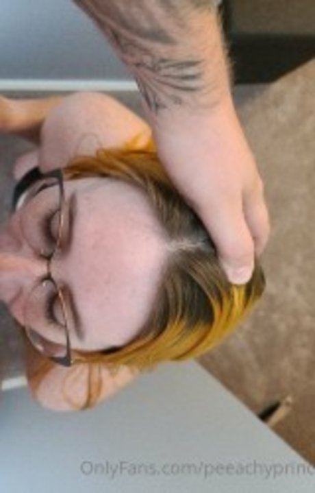 peeachy princess xxx model photo