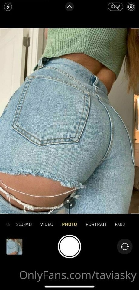 Tavia Sky star high quality image