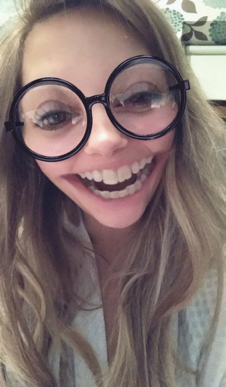 Sophia Knight model high quality pics