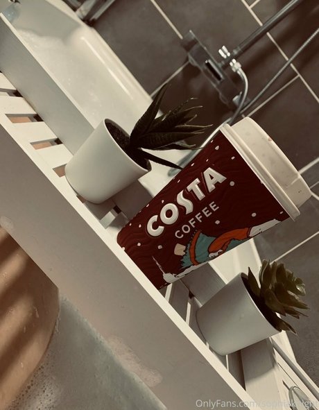 Sophia Knight art star pictures