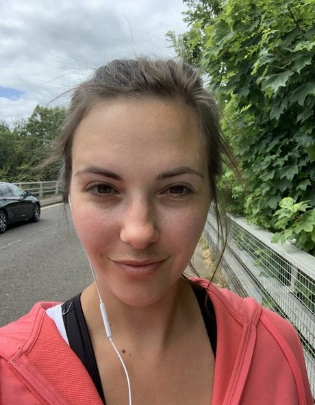 Sophia Knight beautiful model image