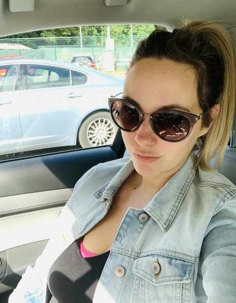 Sophia Knight hot pornstar galleries