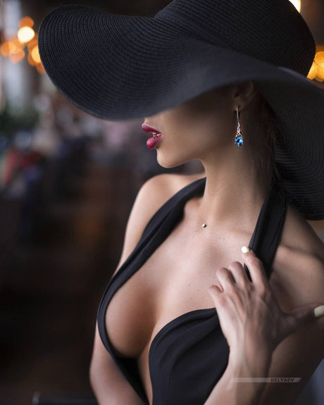 Daria Shy model porn picture