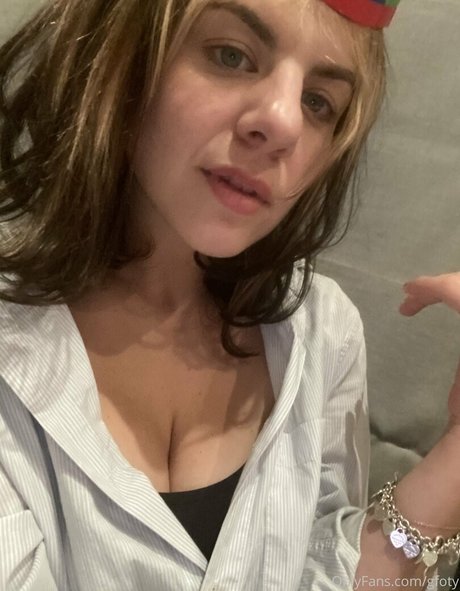 GFOTY naked pornstar img