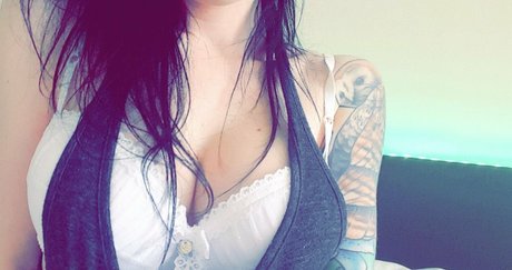 IvyLaura model hot galleries