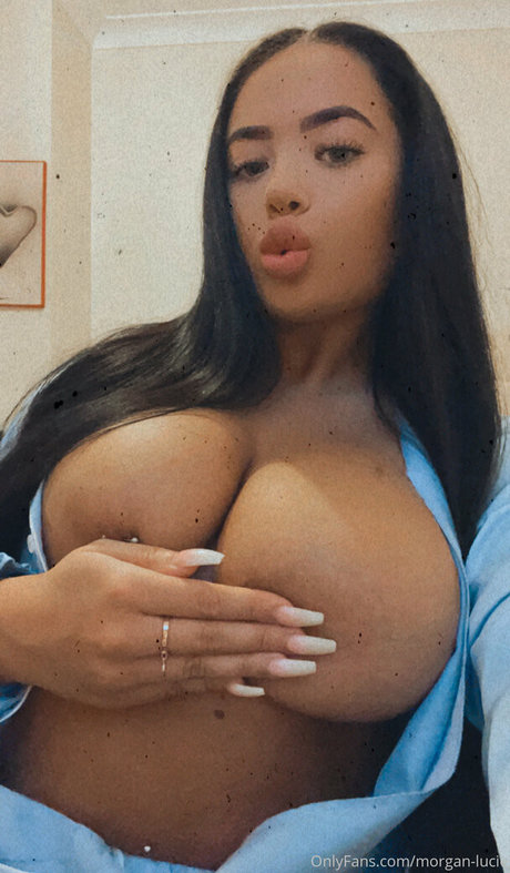 Morgan Gartry model adult image