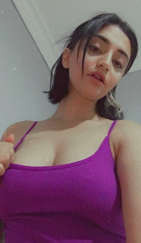 The Celine Cinnamon naked star pics