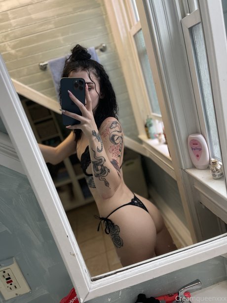 CreamQueen porn model images