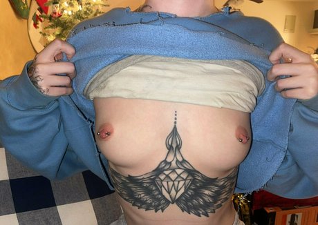 CreamQueen model pornographic picture