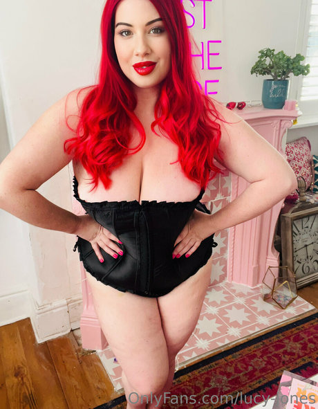 Lucy Jones free star picture