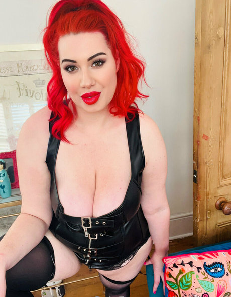 Lucy Jones top actress gallery