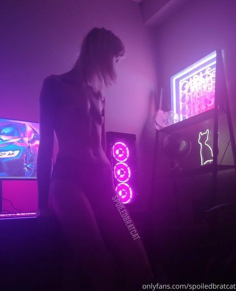 Spoiledbratcat star high quality img