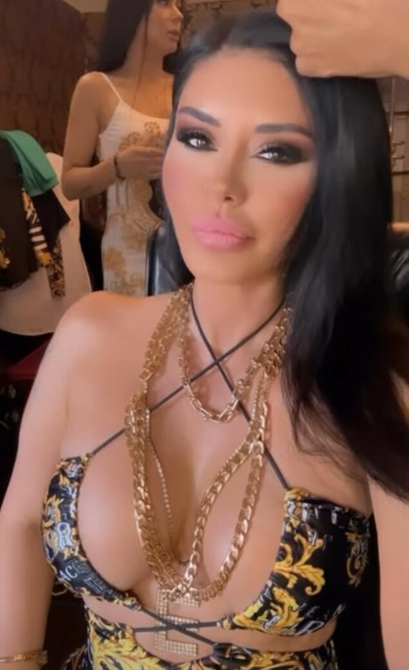 Ebru Polat model top photo