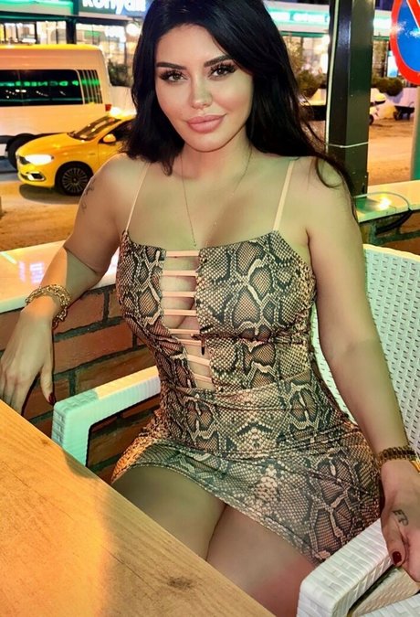 Ebru Polat xxx actress gallery